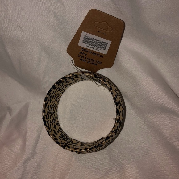 Leopard Print Bracelet - Picture 2 of 2